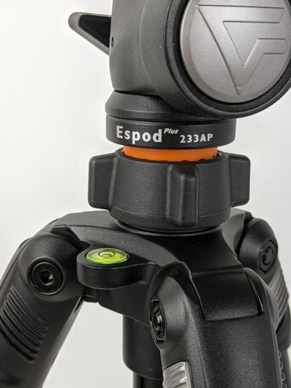 Vanguard Espod Plus 233AP Aluminum Alloy Tripod w/ Carrying Bag